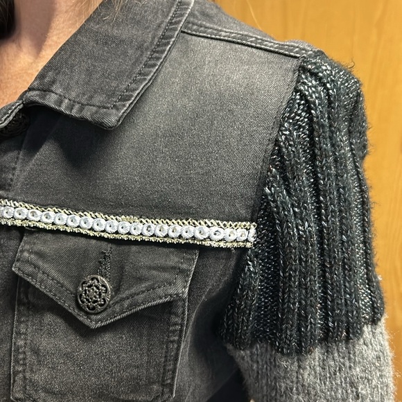 Desigual Exotic Denim Jacket Faux Fur Color Block Knit Sleeves Black Size 36/4 - Picture 11 of 16